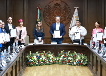 Monterrey Impulsa Educación Con Convenio De Becas Para Jóvenes Regios