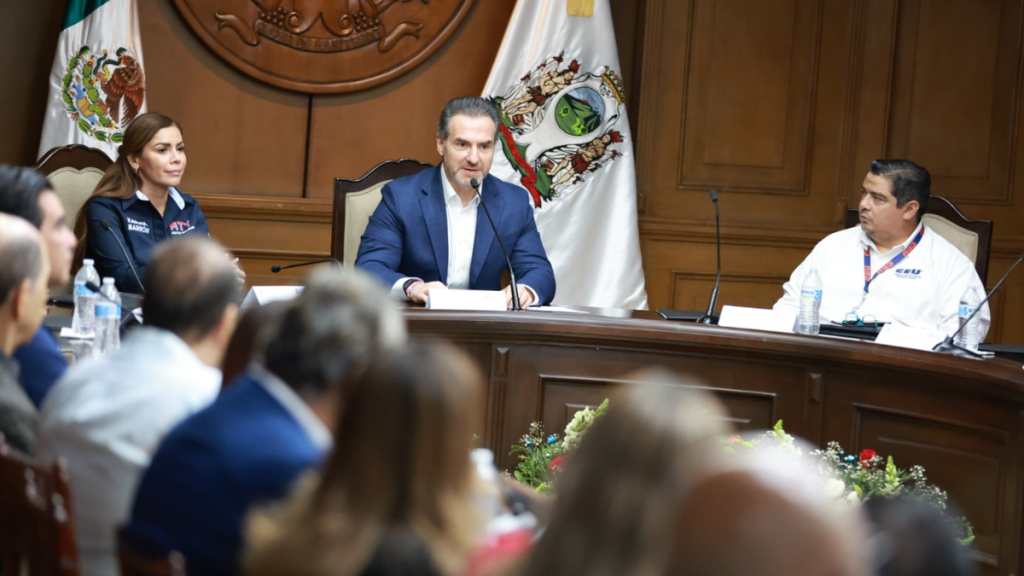 Convenio de becs mty_adrián de la garza - El OBSERVADOR