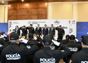 Otorga-Monterrey-37-ascensos-a-policias-y-transitos