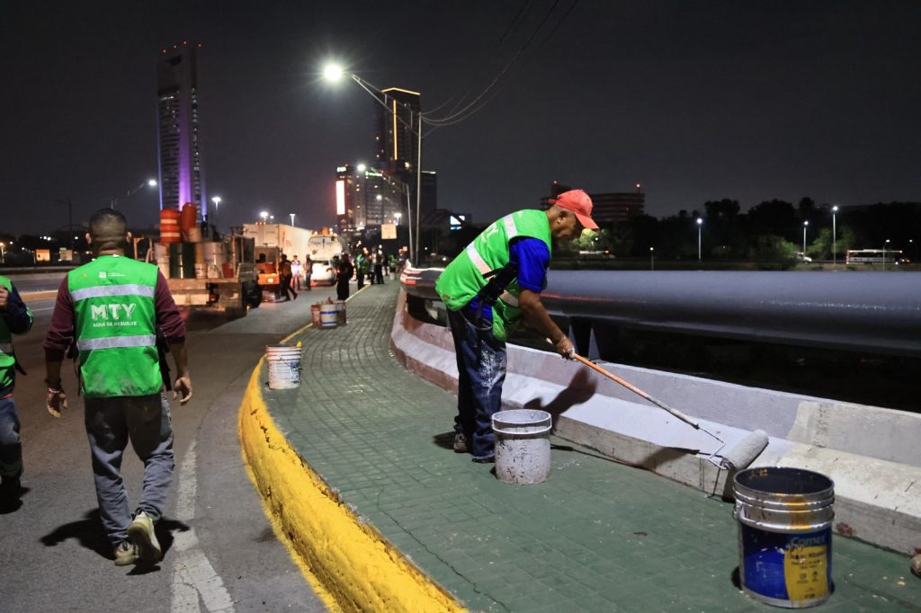 WhatsApp Image 2025-11-20 at 121253 PM 1 - El OBSERVADOR servicios-públicos-realiza-operativo-nocturno-avenida-revolución-para-mejorar-el-mantenimiento-urbano