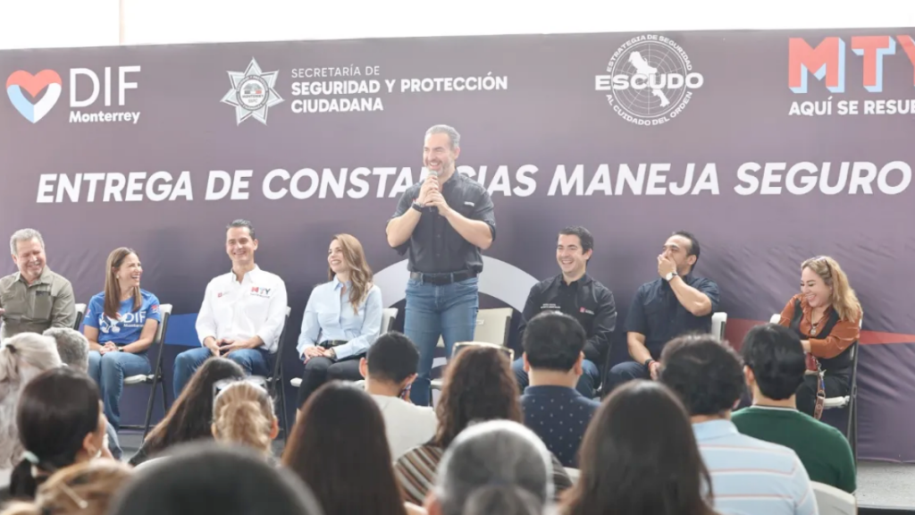 Maneja-Seguro-Monterrey-800-constancias-seguridad-vial-licencia-de-conducir-DIF-Monterrey