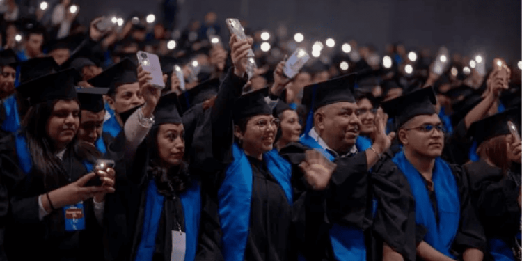 Prepa Regia - El OBSERVADOR Prepa-Regia-Monterrey-educación-media-superior-Instituto-de-la-Juventud-graduación