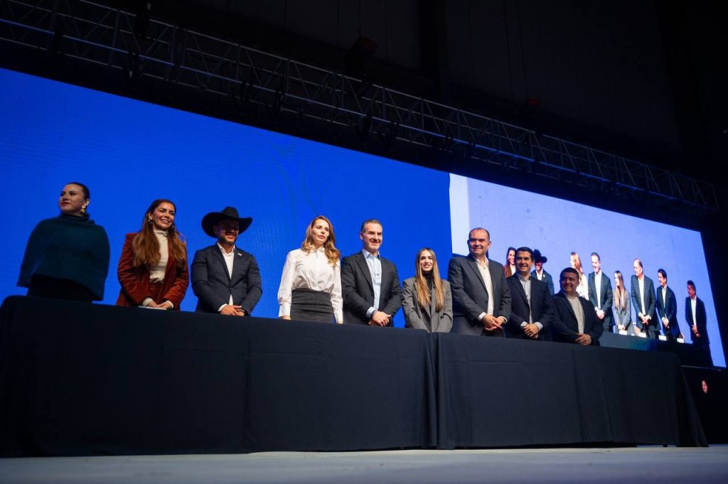 Prepa Regia - El OBSERVADOR Prepa-Regia-Monterrey-educación-media-superior-Instituto-de-la-Juventud-graduación