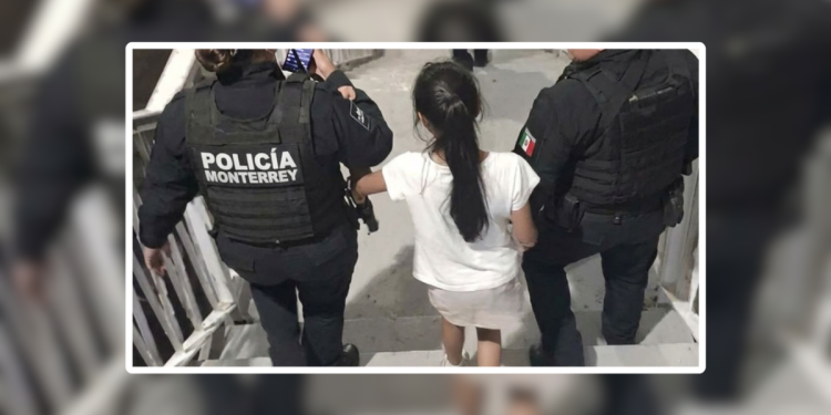 Tótem-de-seguridad-Policía-de-Monterrey-Paseo-Santa-Lucía