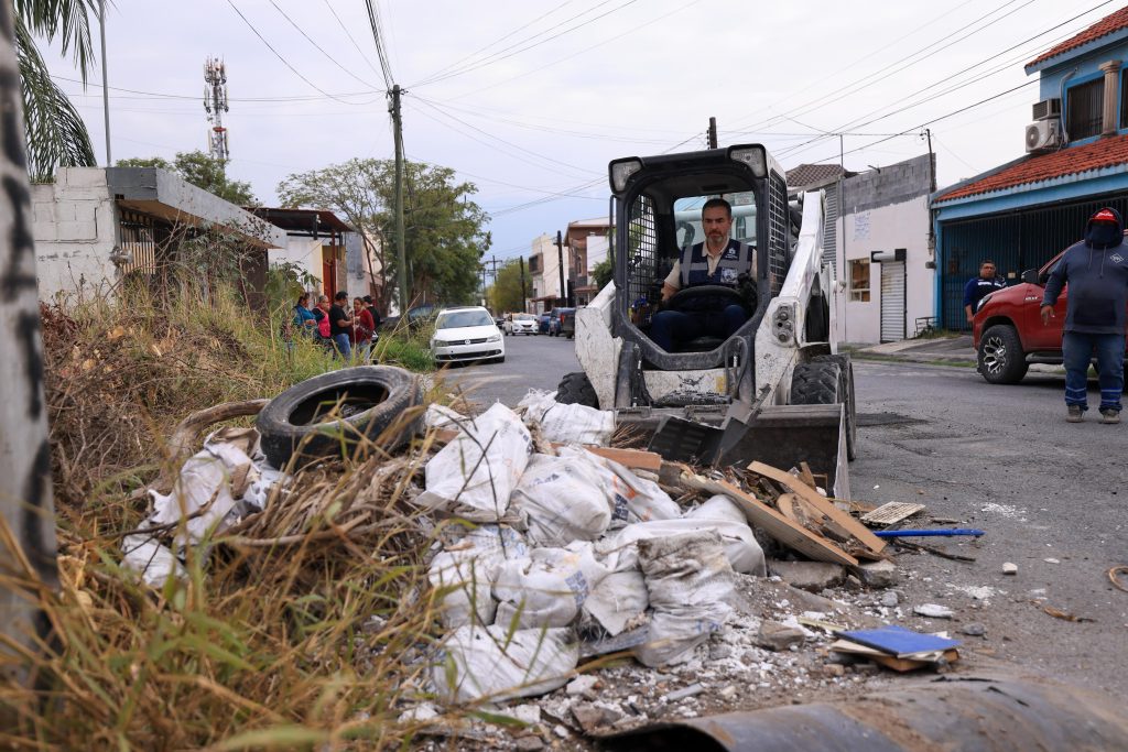 programa de descacharización en la colonia del maestro