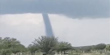 Fuerte tornado azotó a Coahuila