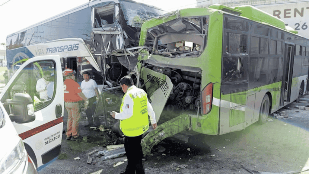 transpais - El OBSERVADOR Autobús sin frenos provoca Accidentes en Monterrey